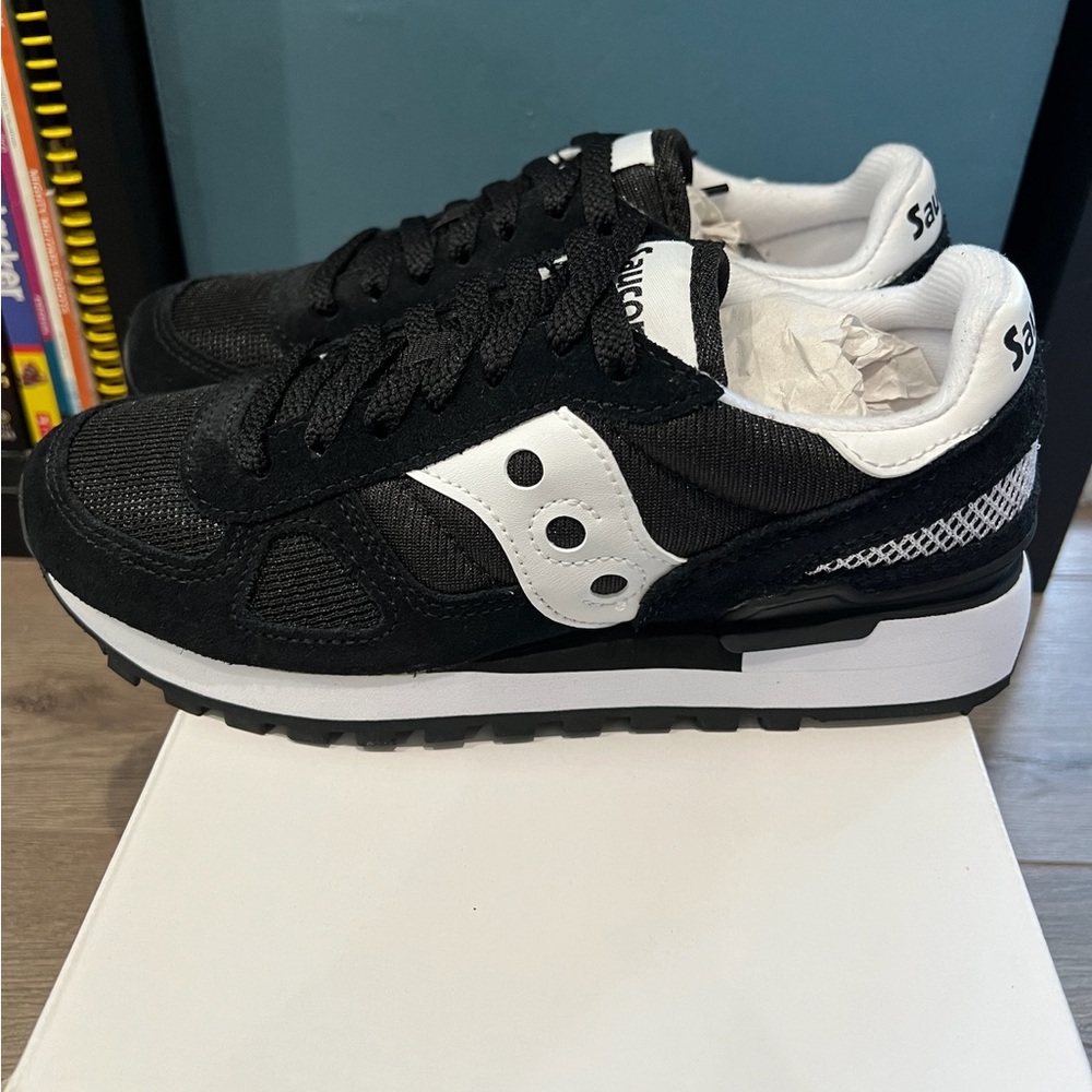 NEW Saucony Shadow. Black 4.5M or 6W - Picture 3 of 4